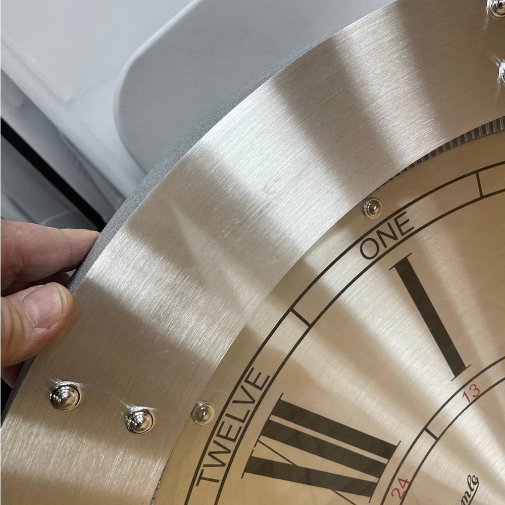 Bulova brand new wall clock ⏰- stunner ! - Picture 9 of 11